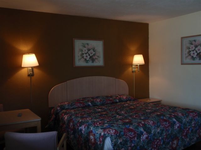 بوكوموك سيتي Travelers Budget Inn - Pocomoke الغرفة الصورة