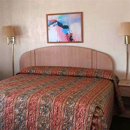 بوكوموك سيتي Travelers Budget Inn - Pocomoke الغرفة الصورة